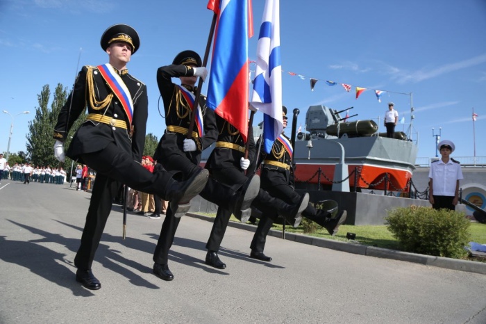 В Астрахани в День ВМФ открыли «Аллею Российской славы»