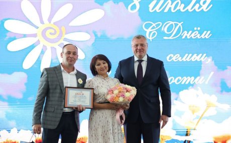 Семья Михайловых-Саманбетовых из Астраханской области стала победителем Всероссийского конкурса «Семья года – 2025»