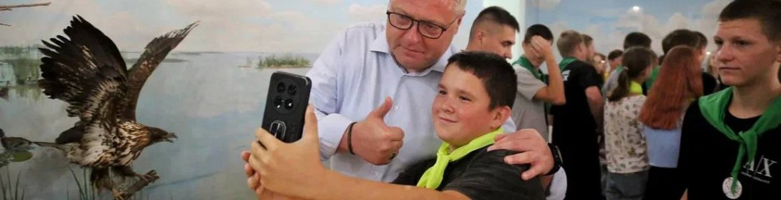 Губернатор Игорь Бабушкин встретился с детьми из ЛНР