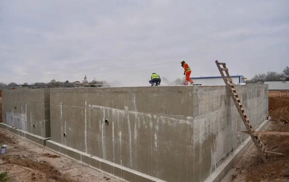 Замминистра строительства и ЖКХ РФ отметил прогресс в работе регштаба, который контролирует реконструкцию СОСК в Астраханской области