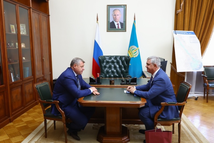 Губернатор Астраханской области встретился с новым представителем МИД России в Астрахани