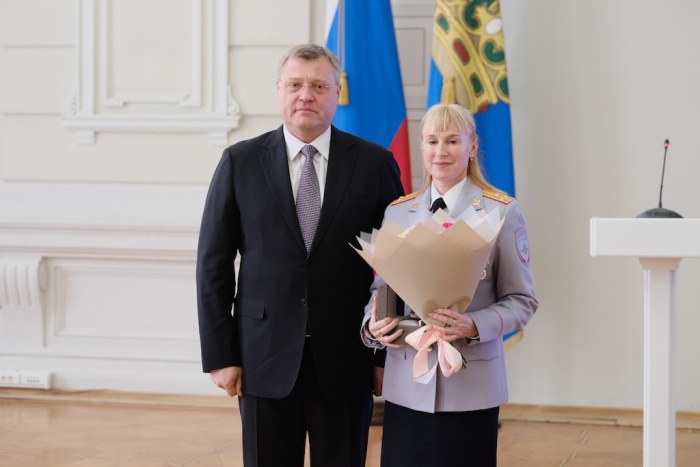 Игорь Бабушкин поздравил астраханских полицейских с профессиональным праздником