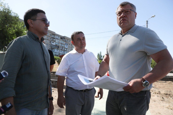 Губернатор Игорь Бабушкин проверил ход реконструкции Комсомольской набережной