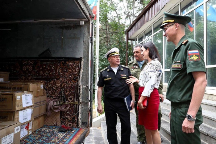 Грузовик с обмундированием – от астраханской предпринимательницы