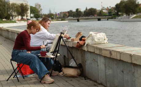 В Астрахани подвели итоги масштабного пленэра «Астраханская палитра»: участие приняли более 450 художников