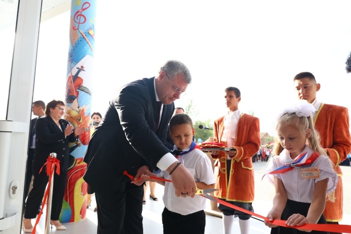 В Астрахани открыли две новые школы