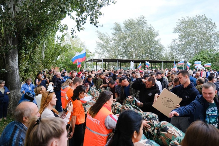 В Астрахани проводили мобилизованных в именной батальон морской пехоты