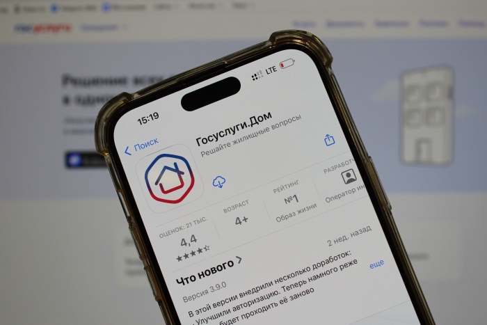 Астраханцам объясняют, как законно закрыть въезд во двор для чужих автомобилей