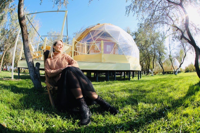 Нацпроект помогает астраханскому бизнесу развивать глэмпинг-туризм