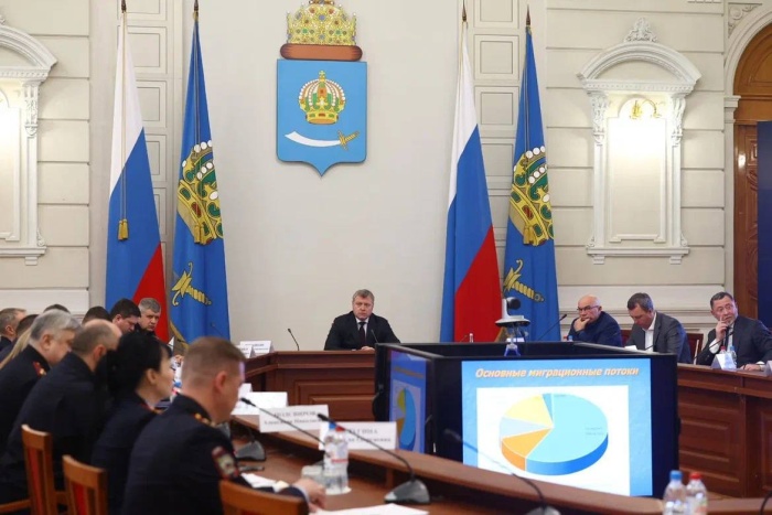 Приехавшим в Астрахань мигрантам создадут цифровые профили
