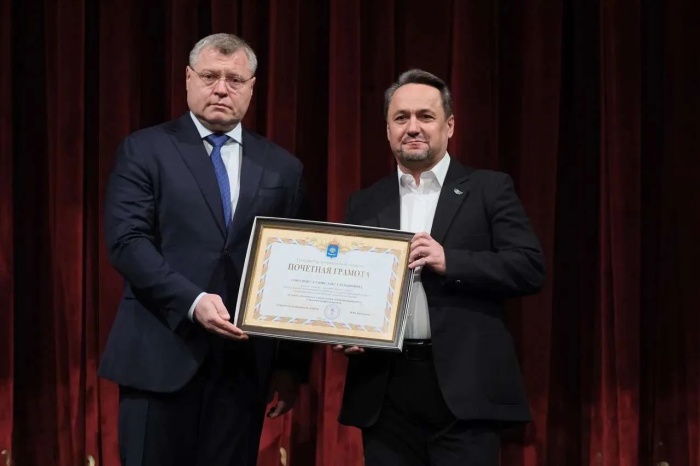 Губернатор Астраханской области наградил работников культуры