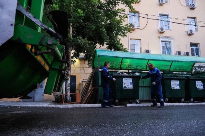В Астраханской области обновляют контейнерный парк для сбора отходов