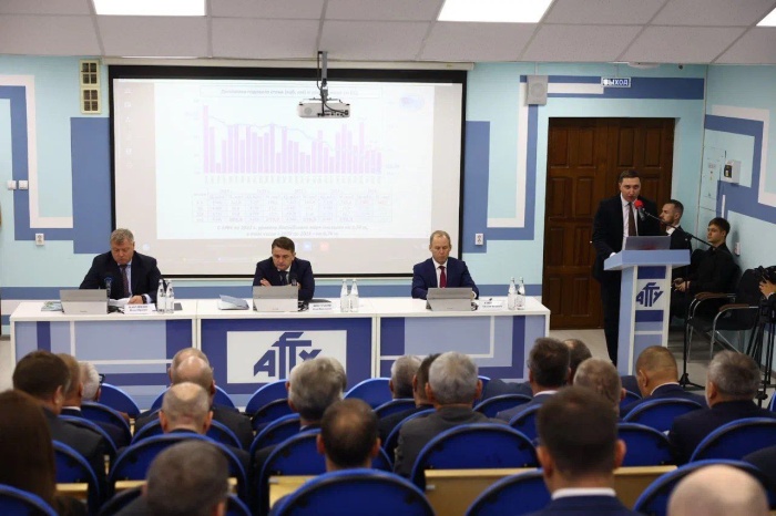 Илья Шестаков и Игорь Бабушкин обсудили развитие рыбохозяйственного комплекса в Астраханской области