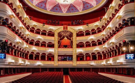 Астраханские музеи и театры получат новое оборудование благодаря нацпроекту «Семья»