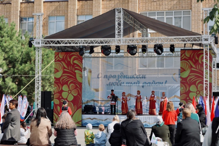 Жители Приволжского района отметили его 45-летие