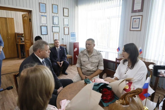 Игорь Бабушкин вручил Орден «Мужества» жене погибшего участника спецоперации 