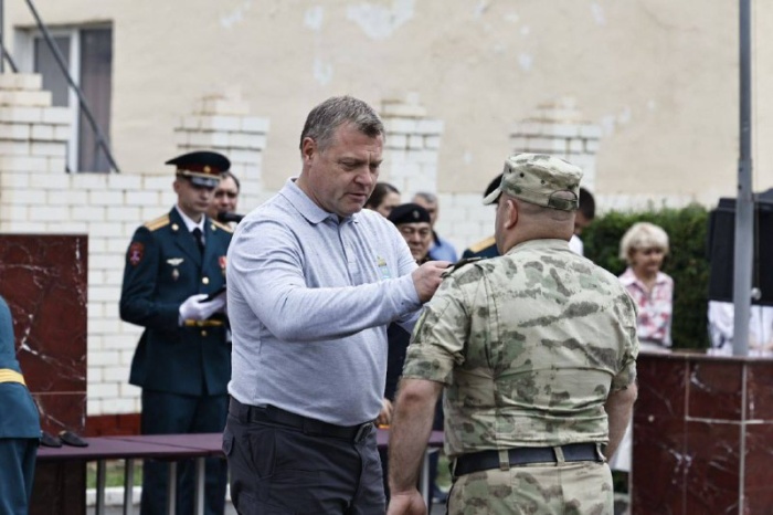 Игорь Бабушкин наградил росгвардейцев за успешное выполнение боевых задач в зоне СВО