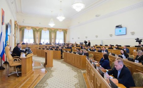 92% бюджета Астраханской области направят на госпрограммы в 2026 – 2028 годах