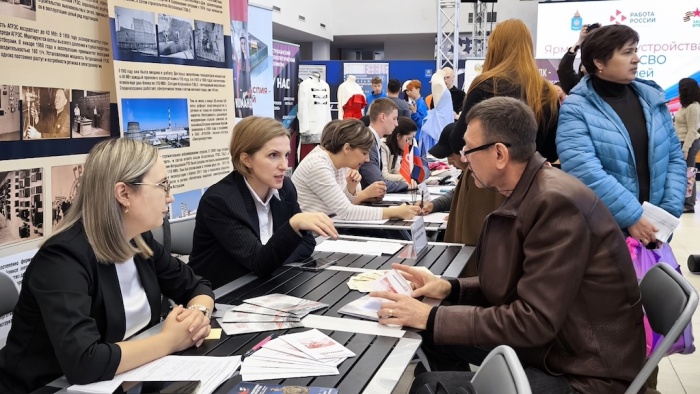 Более 800 собеседований прошли участники СВО и члены их семей на ярмарке трудоустройства службы занятости Астраханской области