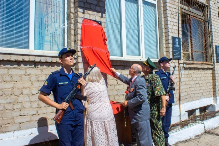 В Астрахани отметили 100-летие легендарного лётчика