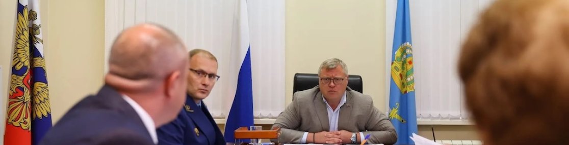 Тротуары, освещение и скверы: Игорь Бабушкин рассмотрел запросы астраханцев на личном приеме