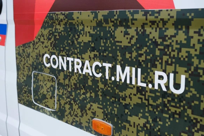 С начала марта более 400 астраханцев изъявили желание поступить на службу по контракту