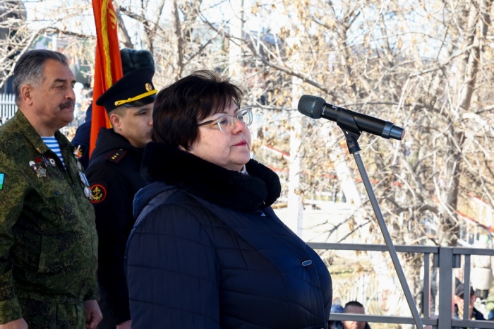 Светлана Калашникова: Желание врагов переписать историю и разделить Россию на части несбыточно Светлана Калашникова: Желание врагов переписать историю и разделить Россию на части несбыточно