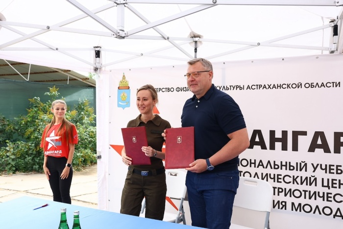 Губернатор Астраханской области побывал на юношеских военно-патриотических сборах в центре «Авангард»