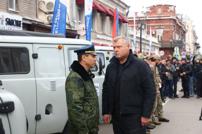 Игорь Бабушкин передал спецтранспорт астраханским военнослужащим