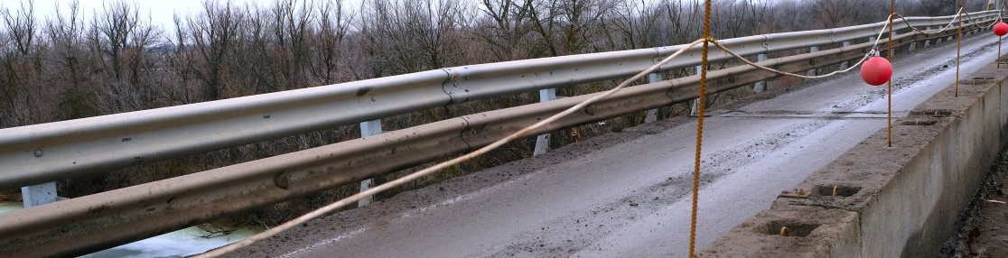 В Астраханской области капитально ремонтируют мост через ерик Сухой Рычан