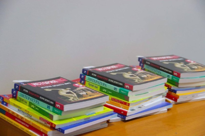 Астраханцы пополнили книжный фонд библиотек Кременского района ЛНР Астраханцы пополнили книжный фонд библиотек Кременского района ЛНР