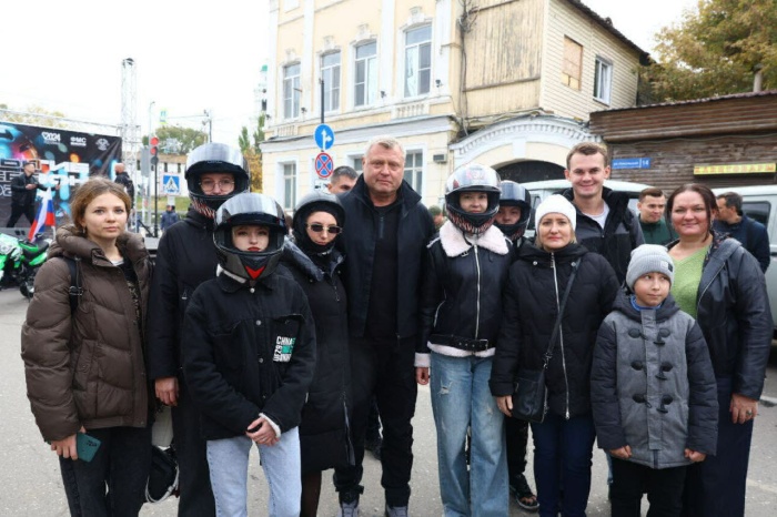 В Астрахани состоялся мотозаезд в честь двухлетия воссоединения Донбасса и Новороссии с Россией