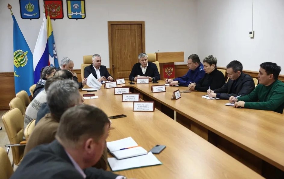 Михаил Богомолов провел выездное совещание в Наримановском районе Астраханской области по вопросам ЖКХ