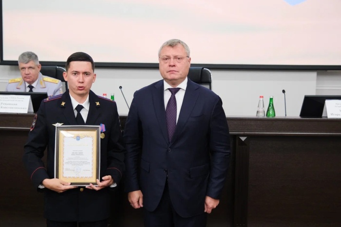 Игорь Бабушкин поздравил коллектив УМВД России по Астраханской области с Днём полиции