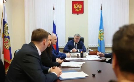 Астраханский губернатор провел личный прием граждан по поручению Президента РФ